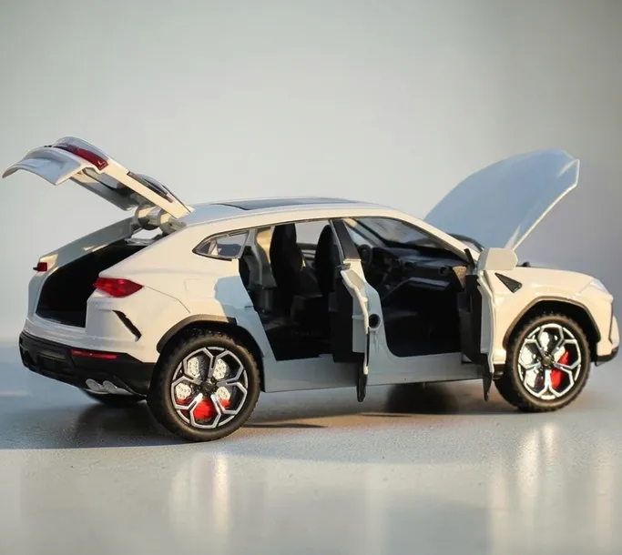 model-1-24-lamborgini-urus-suv-bialy-stan-opakowania-oryginalne-stan-nowy
