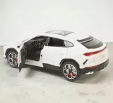 model-1-24-lamborgini-urus-suv-bialy-wiek-6-lat-stan-nowy