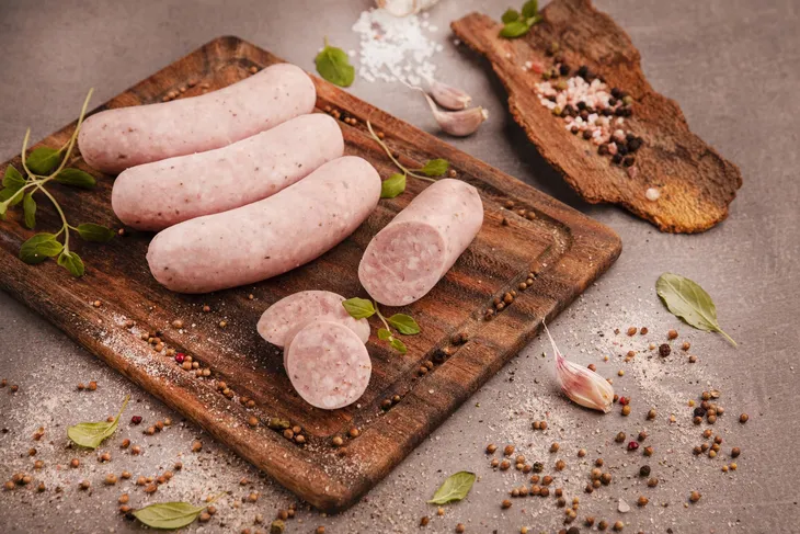 kielbasa-biala-parzona-900-g-aro-marka-bez-marki