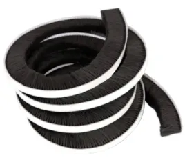 szczotka-odbojowa-samoprzylepna-do-szafy-uszczelka-7x22-mm-czarna-5m