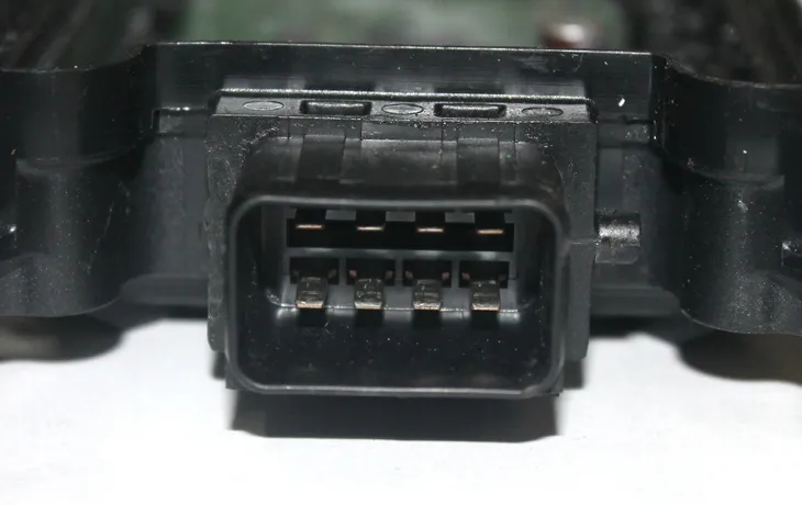 kanal-sterujacy-modulatora-abs-2s-3m-vcs2-8418019330-producent-czesci-wabco