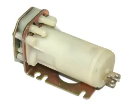 pompka-spryskiwacza-szyb-24v-mercedes-volvo-f-nl