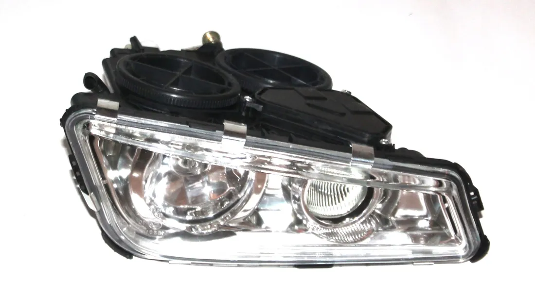 halogen-volvo-fh-prawy