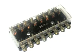 skrzynka-bezpiecznikow-przezroczysta-8-topik