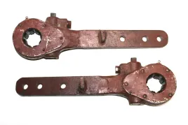 dzwignia-rozpieraka-grzechotka-przyczepa-autosan