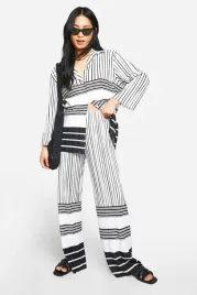 d3a315-biale-spodnie-oversize-w-paski-boohoo-m