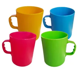 kubek-plastikowy-dla-dzieci-035-l-praktyczny-i-bezpieczny