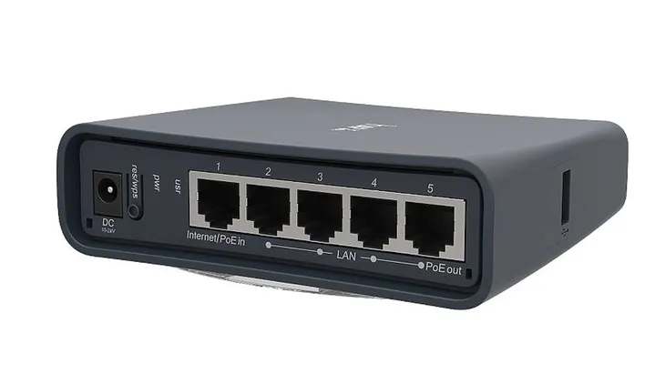 mikrotik-hap-ac-lite-tower-czarny-obsluga-poe