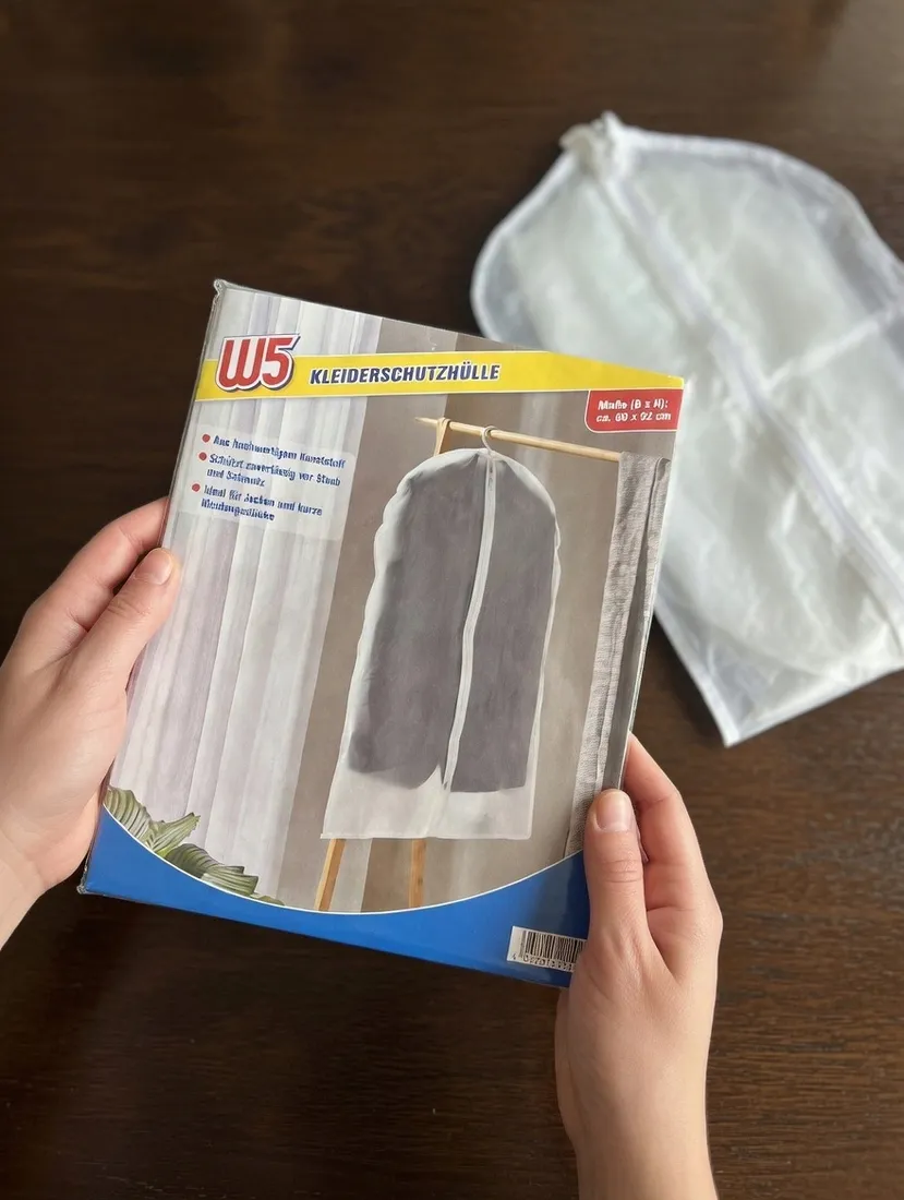 pokrowiec-na-ubrania-w5-60-x-92-cm-ochrona-przed-zagnieceniami-brudem-s33