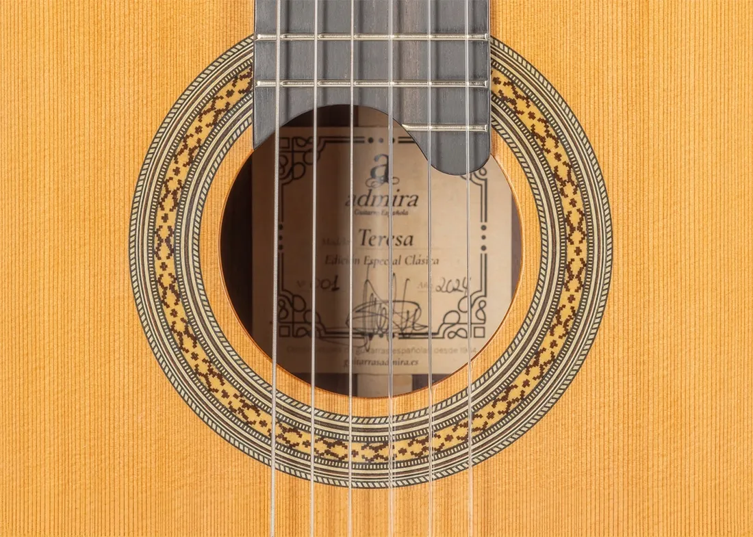 admira-teresa-gitara-klasyczna