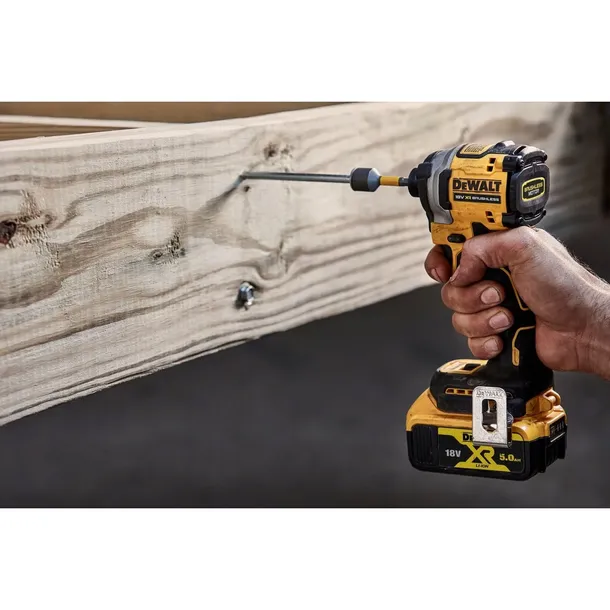 dewalt-zakretarka-udarowa-powerstack-18v-dcf850e1t-napiecie-v-18-v