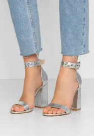 a33122-raid-srebrne-sandaly-na-obcasie-sprzaczka-41