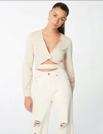 lc35110-jennyfer-koszulowy-crop-top-wyciecie-dlugi-rekaw-guziki-m