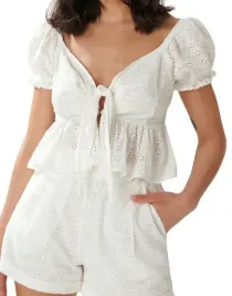 kc75109-bialy-haftowany-crop-top-z-krotkim-rekawem-28-xl