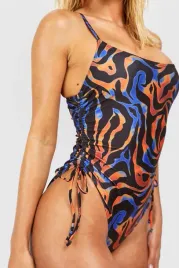 lc83301-boohoo-wzorzysty-kostium-kapielowy-na-ramiaczkach-sciagacze-26-l