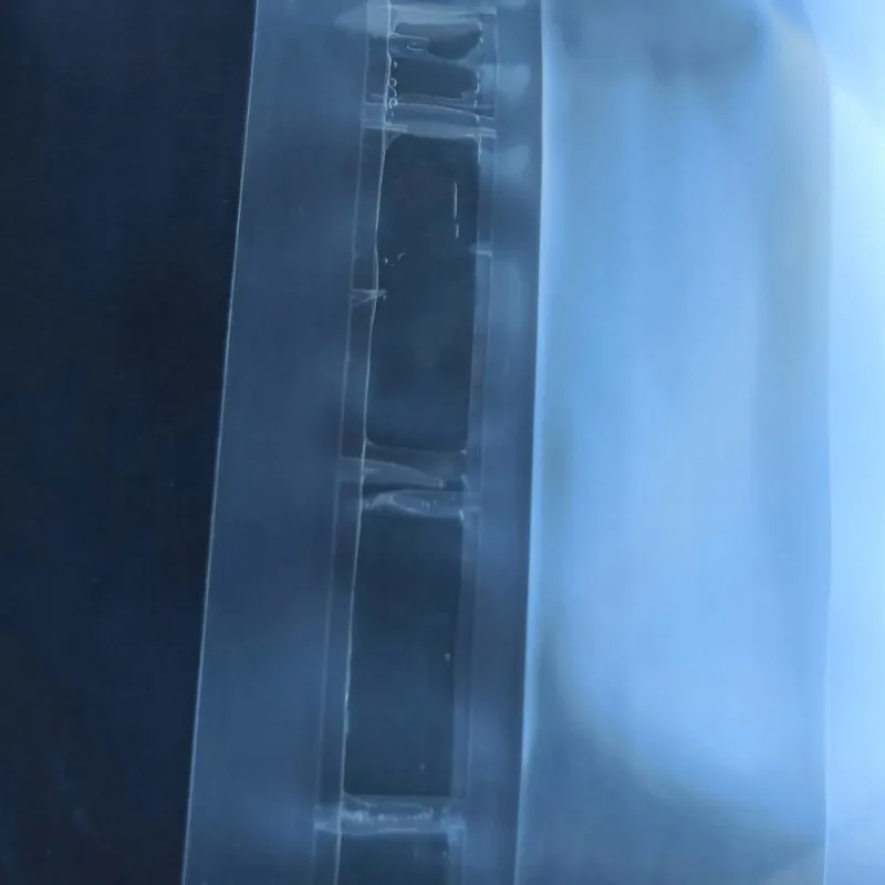 woreczki-foliowe-na-ubrania-przezroczyste-torebki-pakowne-klej-45x60-200sz