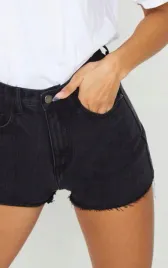 lc93112-prettylittlething-krotkie-spodenki-jeansowe-47-xxl