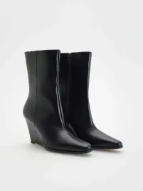 ic47206-skorzane-botki-na-koturnie-czarne-zamek-47-41