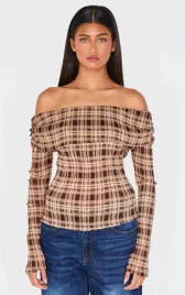 xc15205-prettylittlething-bluzka-z-odkrytymi-ramionami-w-kratke-45-xl