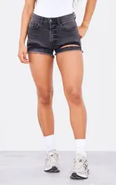 ic93102-prettylittlething-krotkie-jeansowe-spodenki-przetarcia-45-xs