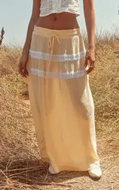 zc52107-spodnica-maxi-teksturowa-koronka-prettylittlething-11-l