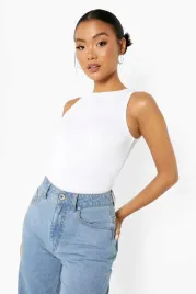 kc16308-boohoo-petite-biale-prazkowane-body-bez-rekawow-xxs