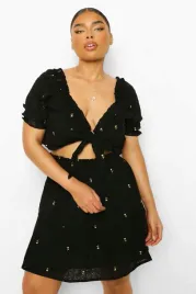 dc21306-boohoo-wiazany-crop-top-hafty-kwiaty-5xl