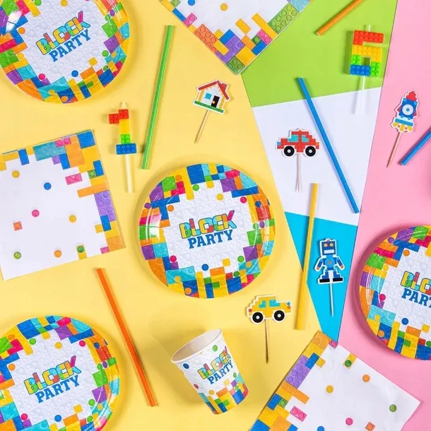 kubeczki-papierowe-klocki-urodzinowe-6szt-kolor-wielokolorowy