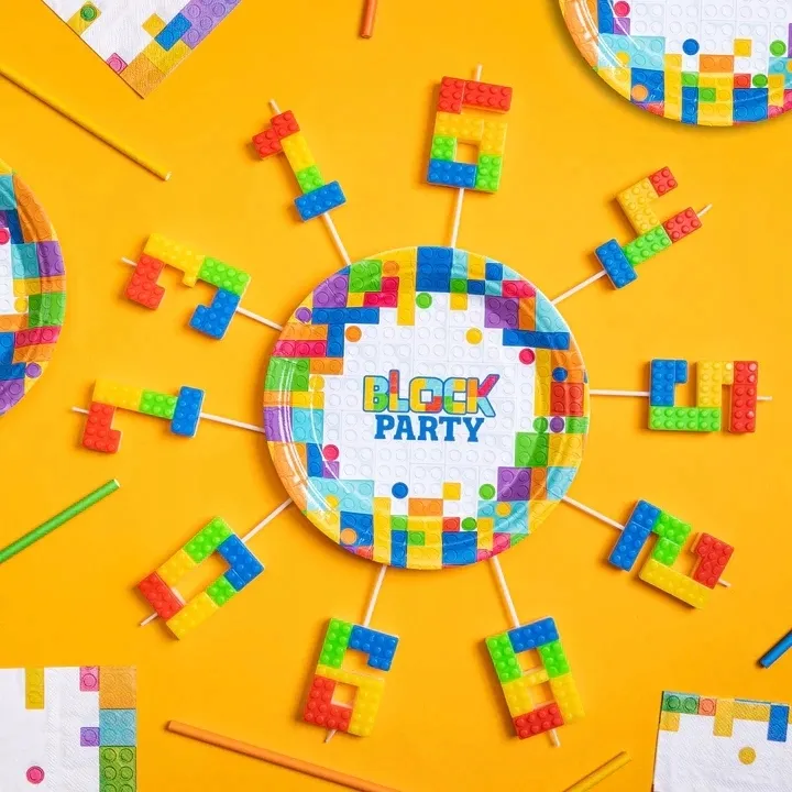 kubeczki-papierowe-klocki-urodzinowe-6szt