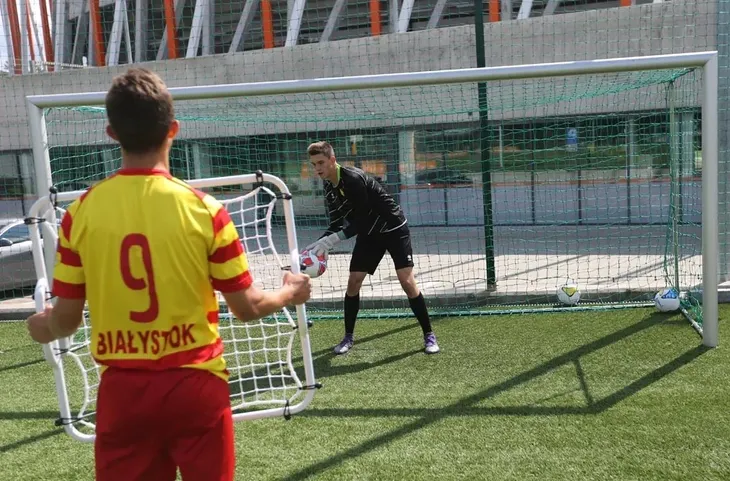 rebounder-mini-dla-trenera-bramkarzy-stan-nowy