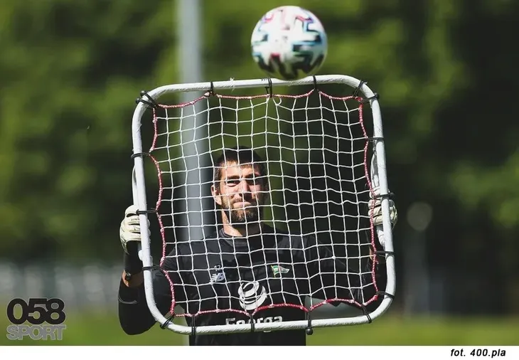 rebounder-mini-dla-trenera-bramkarzy-stan-nowy