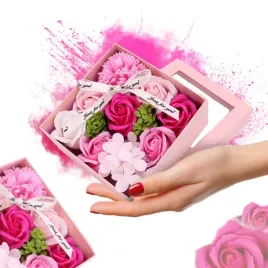 flowerbox-mydlane-roze-kwiaty-na-prezent-walentynki-dzien-kobiet-matki