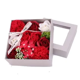 flowerbox-mydlane-roze-kwiaty-na-prezent-walentynki-dzien-kobiet-matki