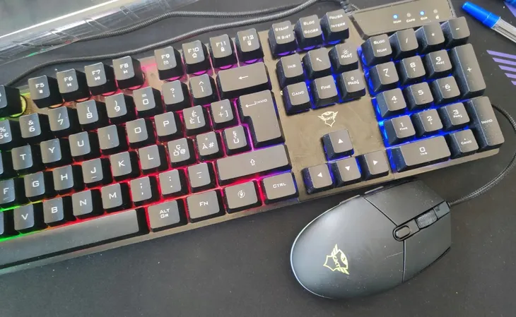 zestaw-trust-gxt-838-azor-gaming-combo