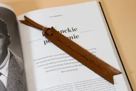 skorzana-zakladka-ksiazki-z-twoim-grawerem-tekstem