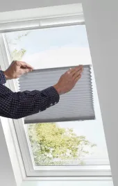 plisa-dachowa-z-przyssawka-szara-47-x-100-cm