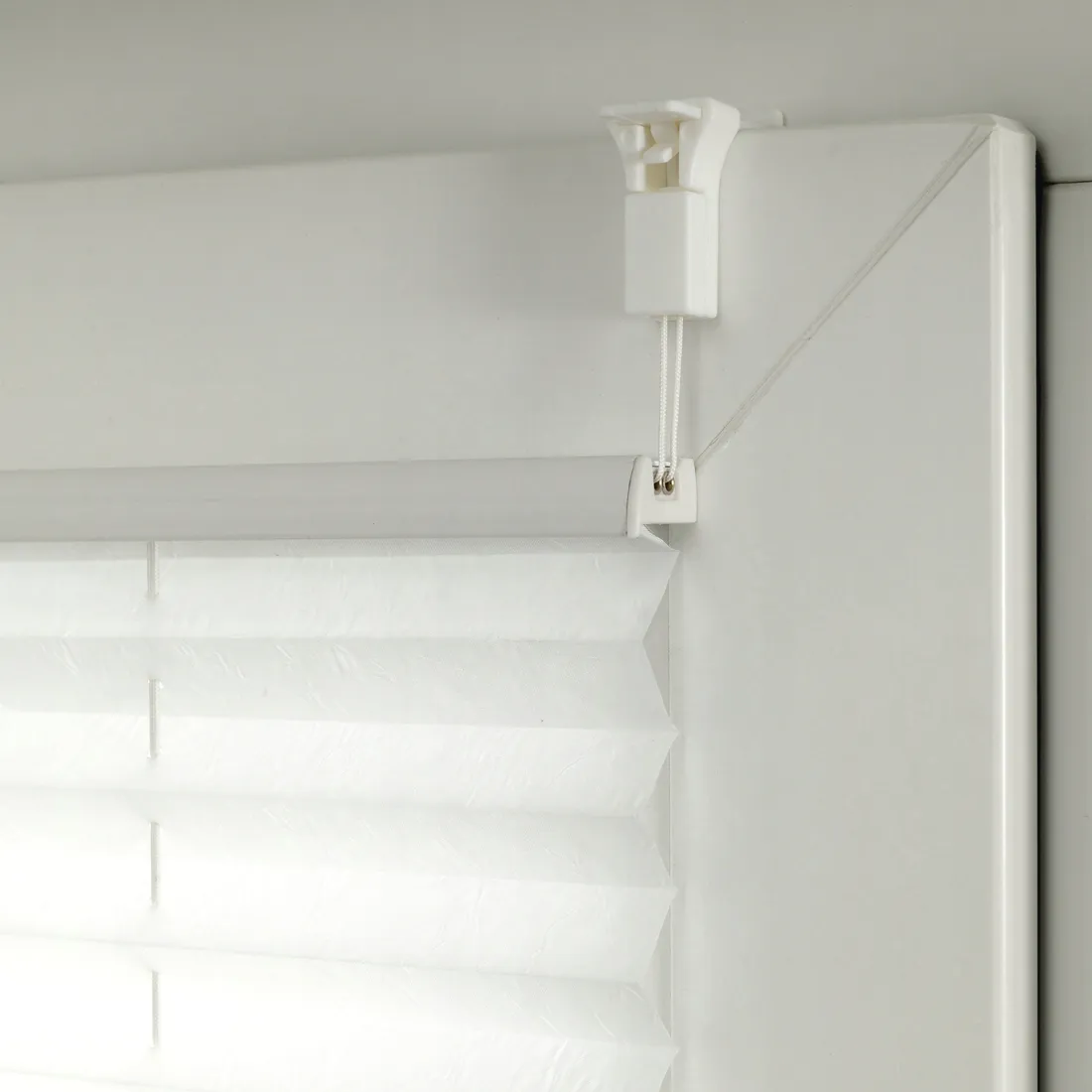 plisa-maja-biala-90-x-130-cm-stan-nowy