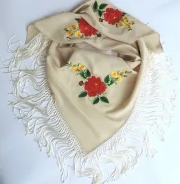 chusta-ludowa-z-haftowanymi-rozami-lowickimi-140-x-100-cm