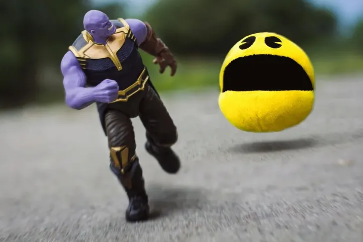 thanos-vs-pacman-plakat-30x20-cm