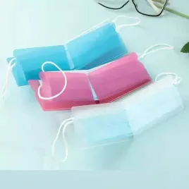 etui-na-maseczke-ochronna-skladany-pokrowiec-na-maske-ochronna