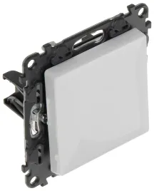 lacznik-jednobiegunowy-le-752101-valena-life-10-a-legrand