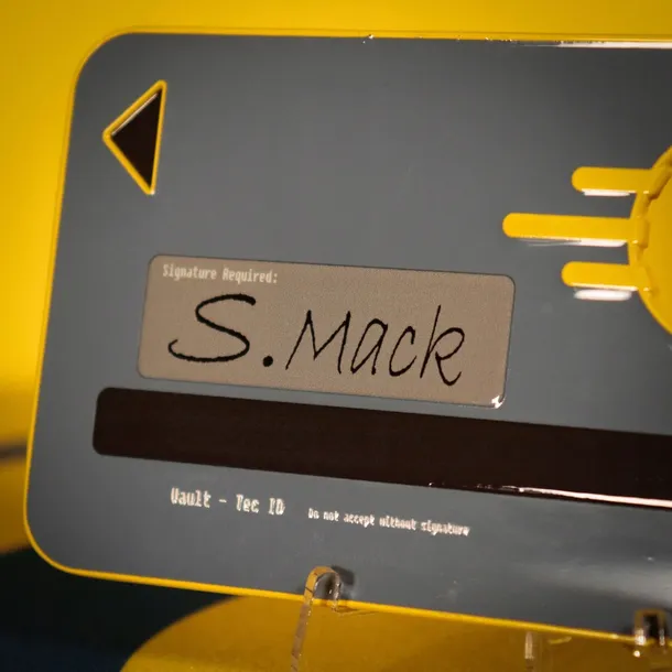 replika-karty-bezpieczenstwa-vault-101-fallout-stan-nowy-rodzaj-gadzetu-filmowy