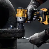 klucz-udarowy-2x17ah-powerstack-dewalt-dcf921e2t-marka-dewalt-stan-nowy-moc-1-w