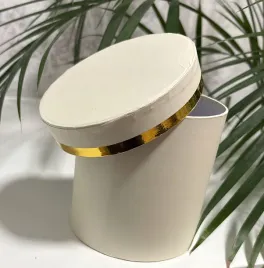 flower-box-pudelko-na-kwiaty-prezent-ecru-zloty-pasek