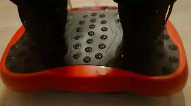 czarna-platforma-wibracyjna-pomiary-czas-trwania-treningu