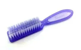 szczoteczka-do-manicure-z-raczka