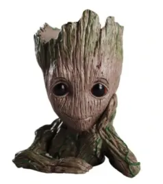 doniczka-groot-straznicy-galaktyki-na-biurko-kwiat