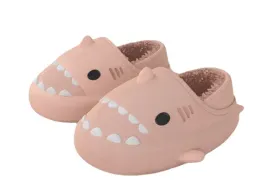 kapcie-rekiny-dzieciece-laczki-cieple-shark-27-28