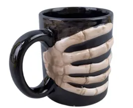 kubek-ceramiczny-3d-skeleton-hand-reka-kosciotrup-halloween-czarny-kubek