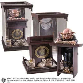 figurka-magicznych-stworzen-harry-potter-goblin-z-gringotts-19-cm-the-n
